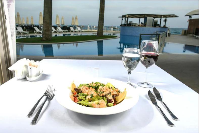 Mimoza Beachfront Hotel & Restaurant Famagusta (Northern Cyprus) Exteriör bild